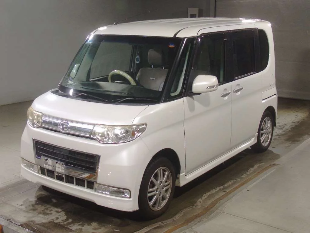Daihatsu Tanto  с аукциона в Японии