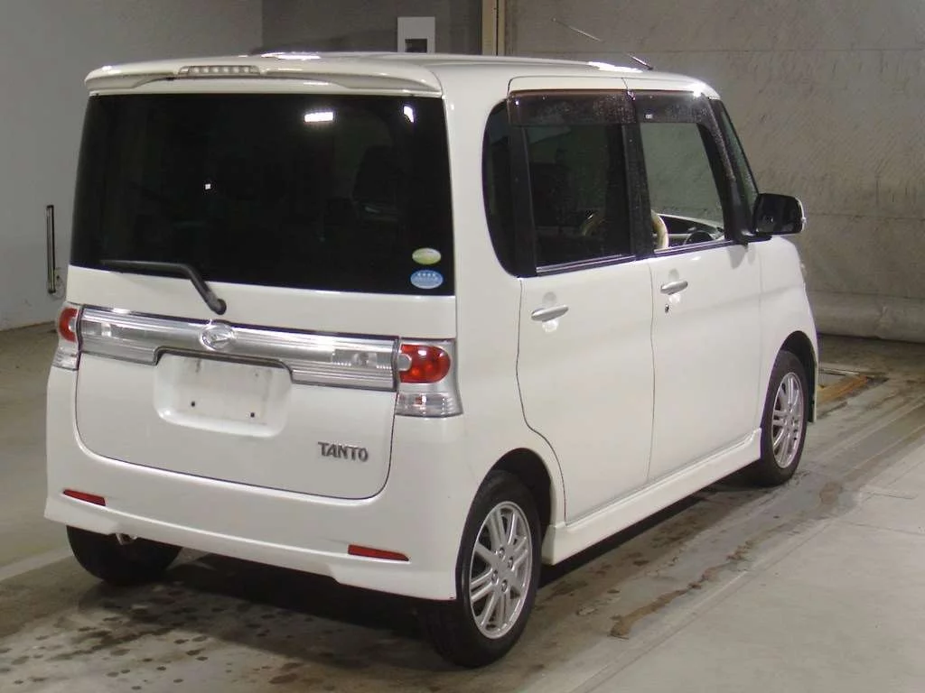 Daihatsu Tanto  с аукциона в Японии