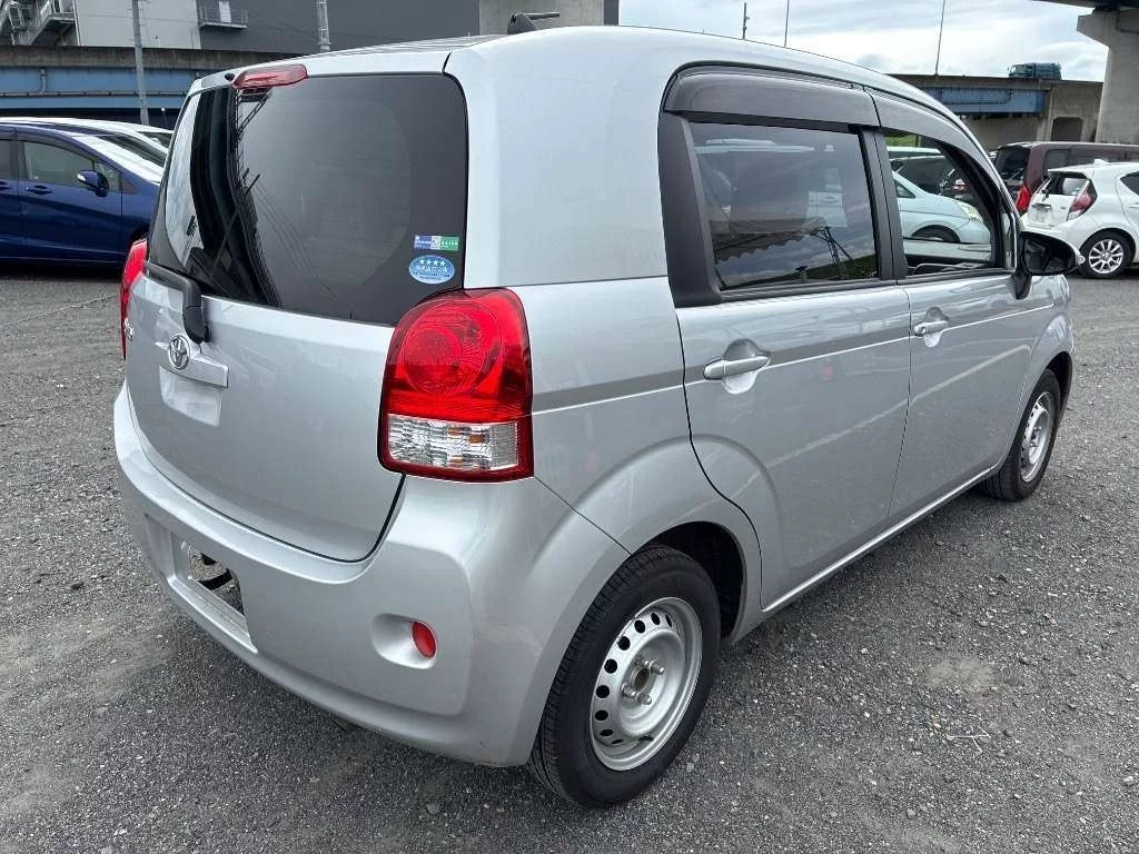 Toyota Porte  с аукциона в Японии