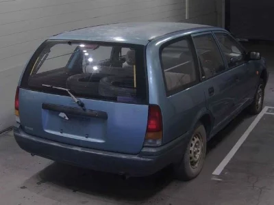 Nissan Avenir