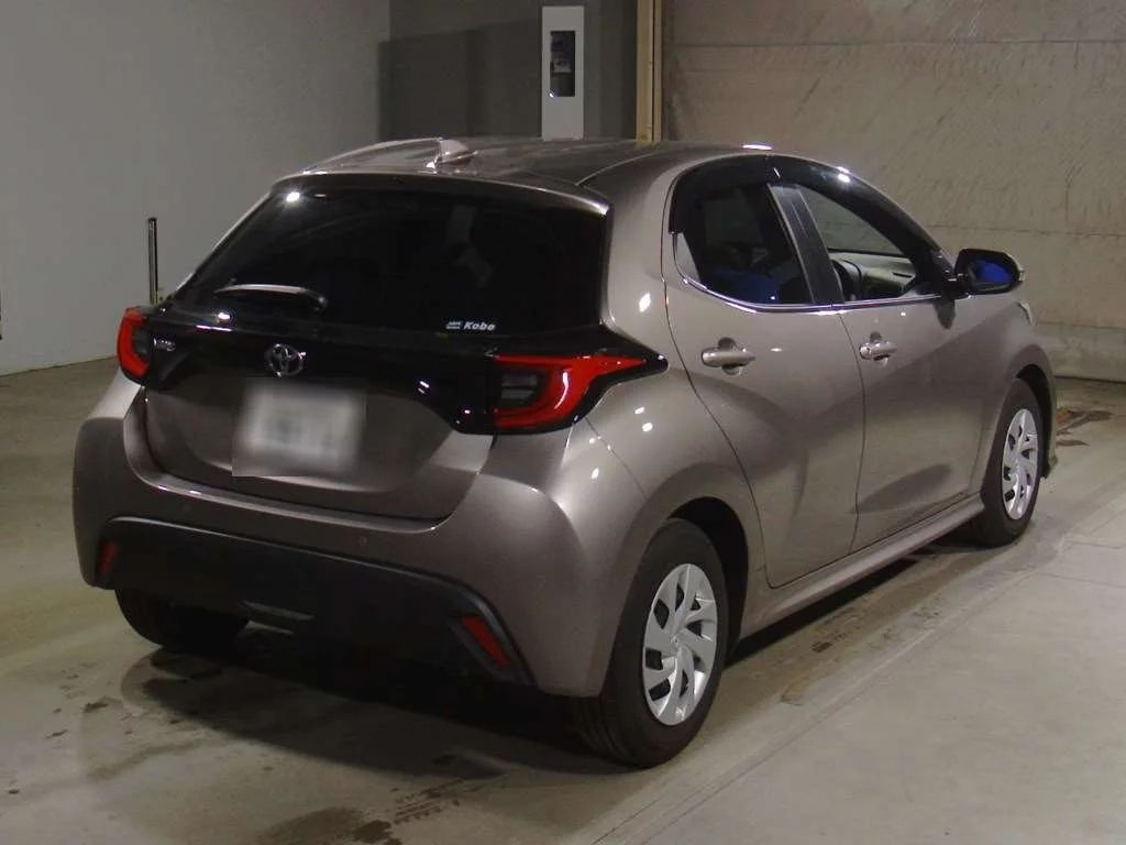 Toyota Yaris  с аукциона в Японии