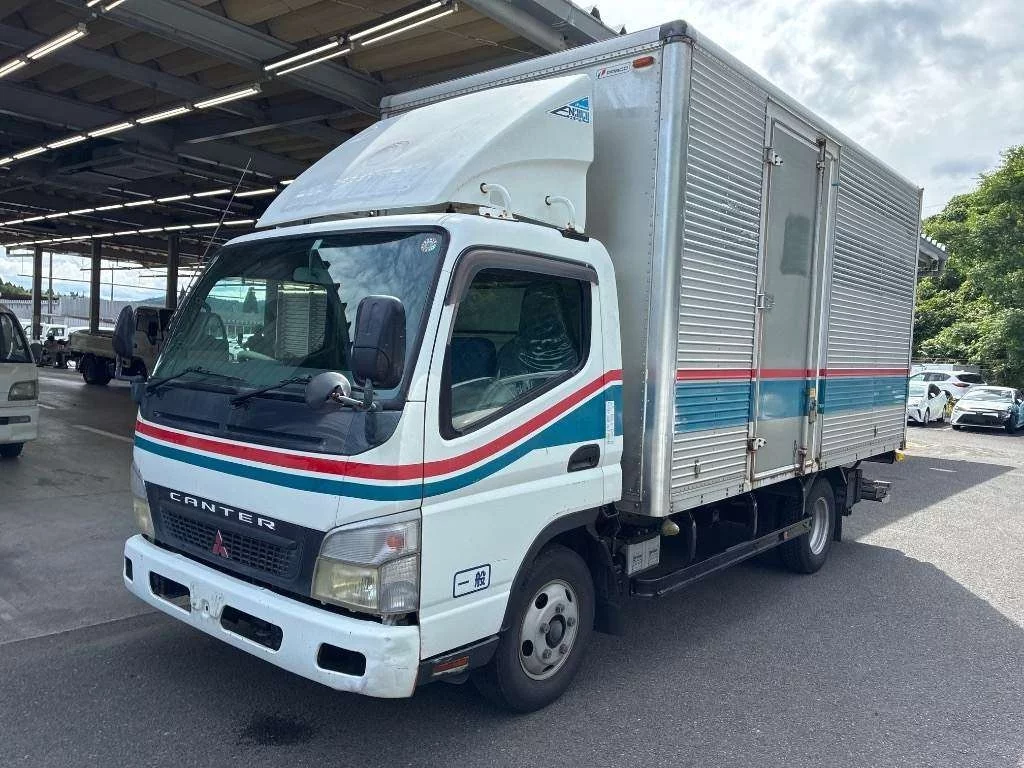 Mitsubishi Fuso Canter  с аукциона в Японии