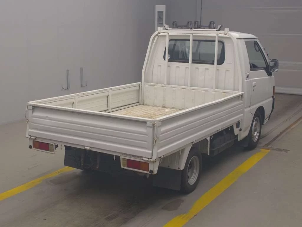 Mitsubishi Delica Truck  с аукциона в Японии