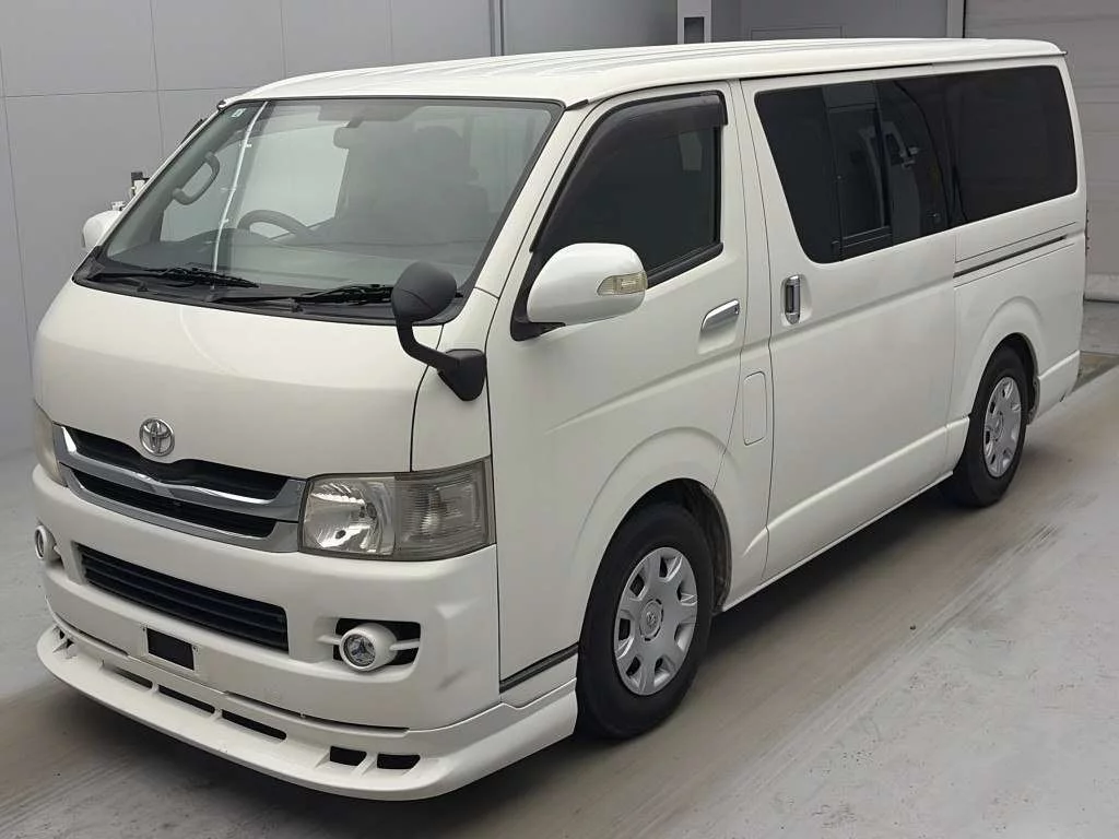 Toyota RegiusAce  с аукциона в Японии
