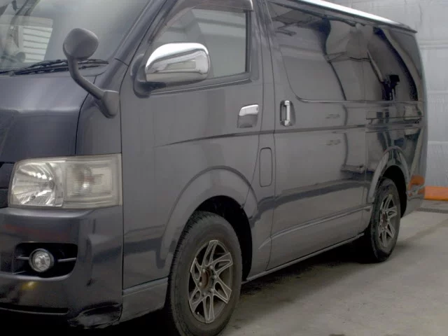 Toyota RegiusAce  с аукциона в Японии