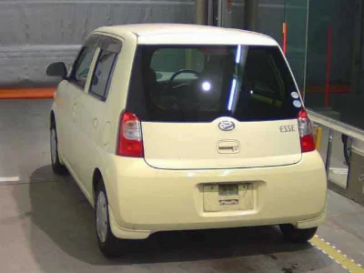 Daihatsu Esse