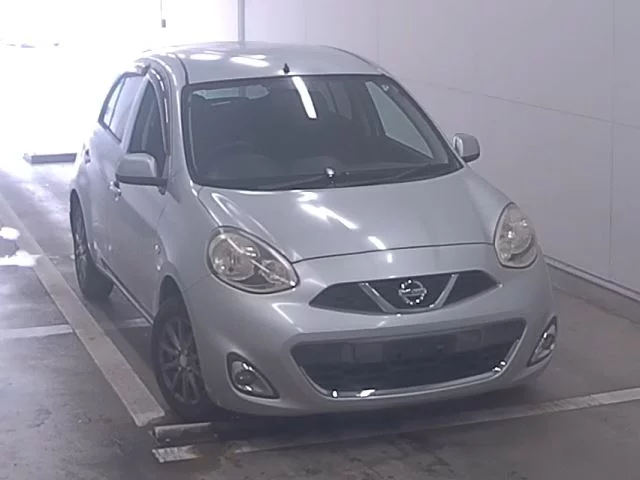 Nissan March  с аукциона в Японии