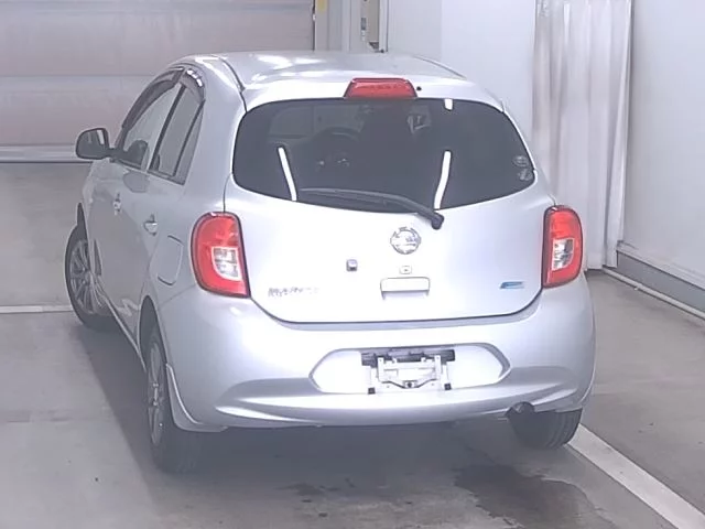 Nissan March  с аукциона в Японии
