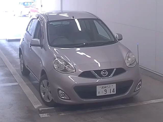 Nissan March  с аукциона в Японии