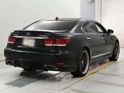 Lexus LS600hL