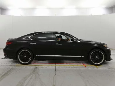 Lexus LS600hL