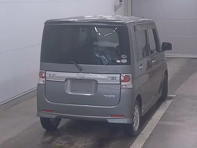 Daihatsu Tanto  с аукциона в Японии
