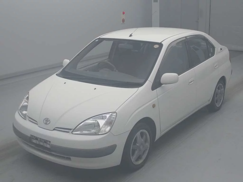 Toyota Prius  с аукциона в Японии