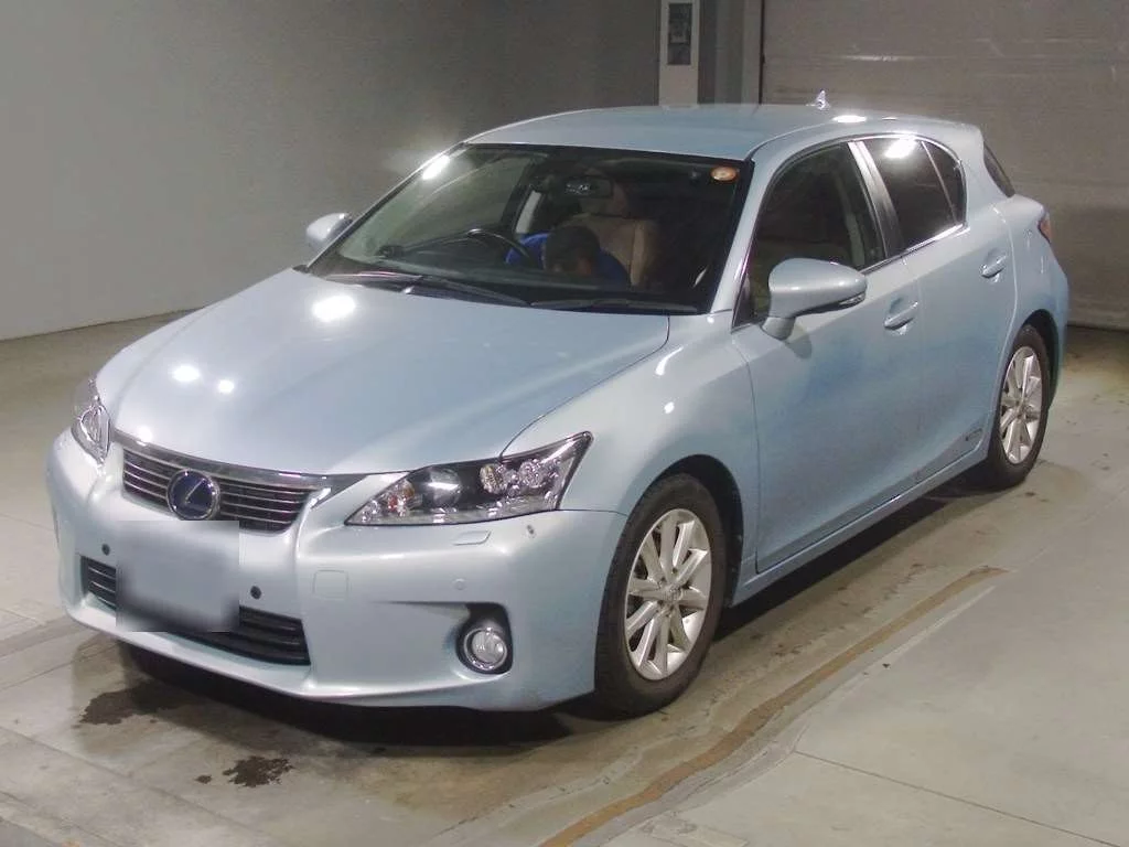 Lexus CT200h  с аукциона в Японии