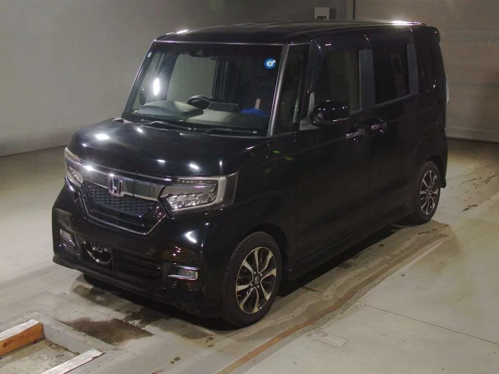 Honda N BOX CUSTOM  с аукциона в Японии