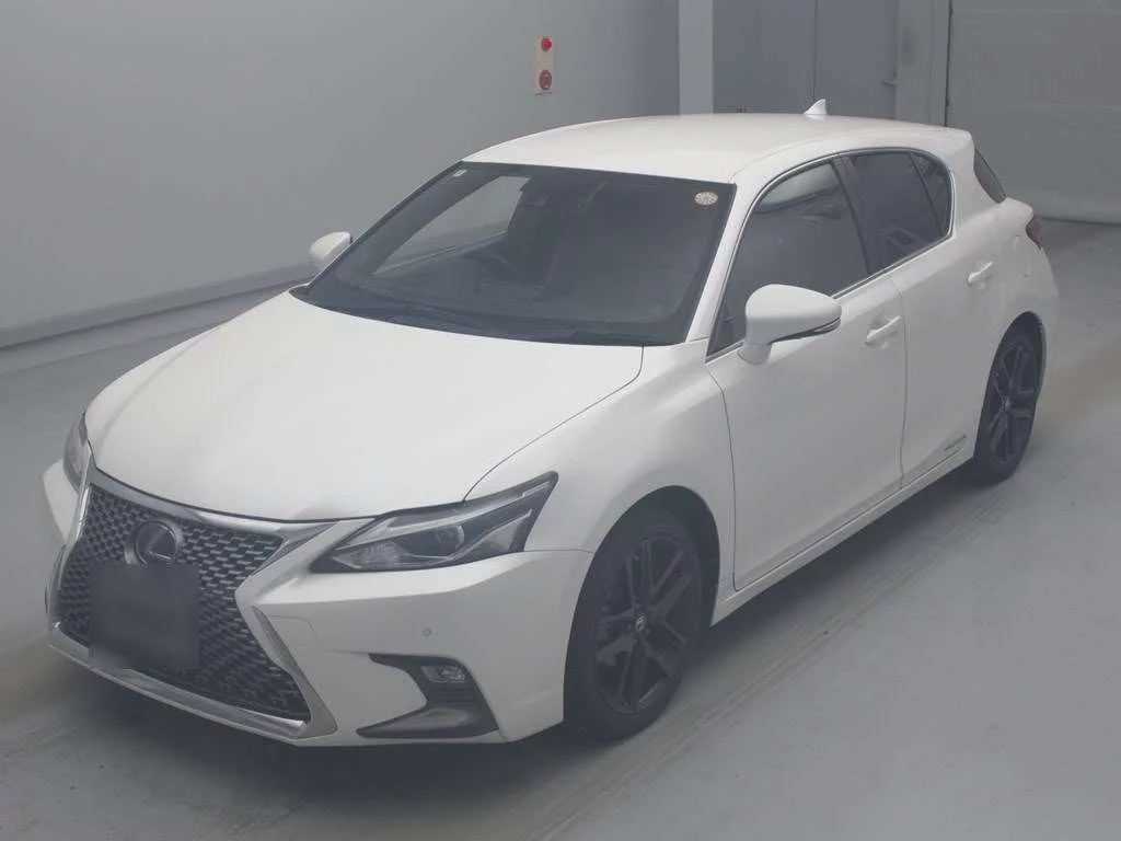 Lexus CT200h  с аукциона в Японии