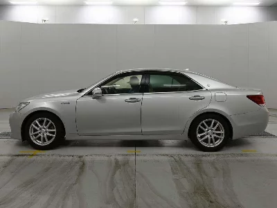 Toyota CROWN HYBRID