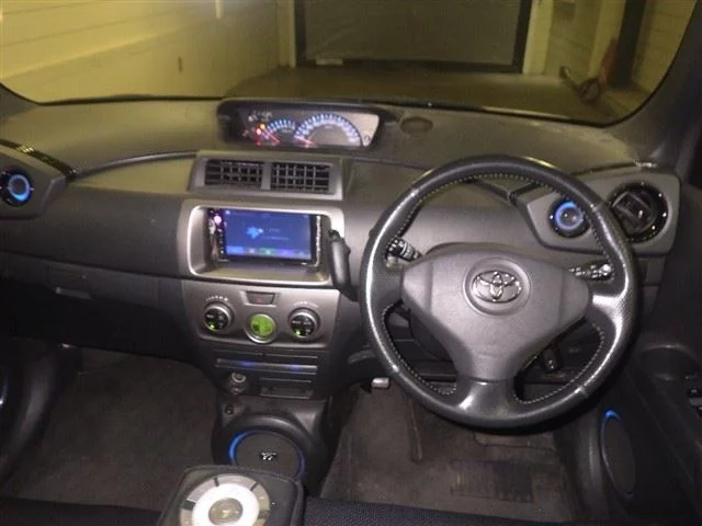 Toyota bB  с аукциона в Японии