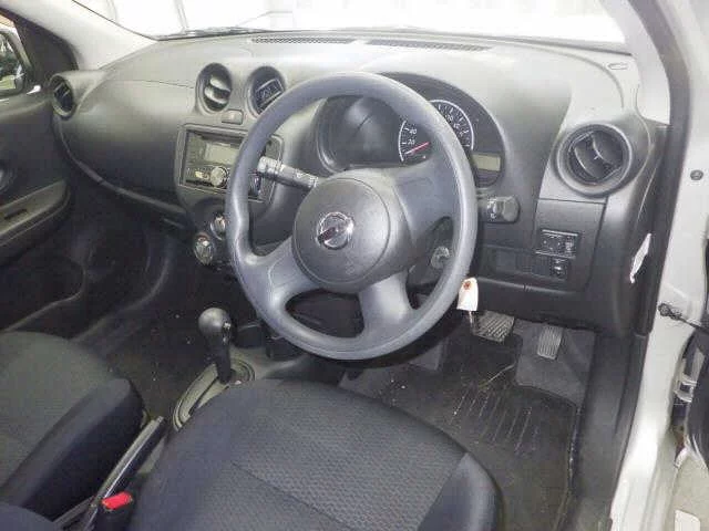 Nissan March  с аукциона в Японии