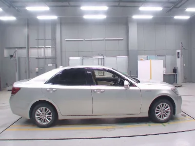Toyota CROWN HYBRID