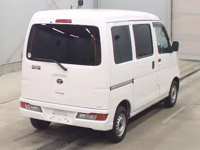 TOYOTA PIXIS VAN