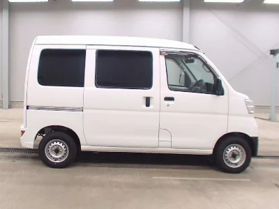 TOYOTA PIXIS VAN