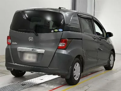 Honda Freed Spike