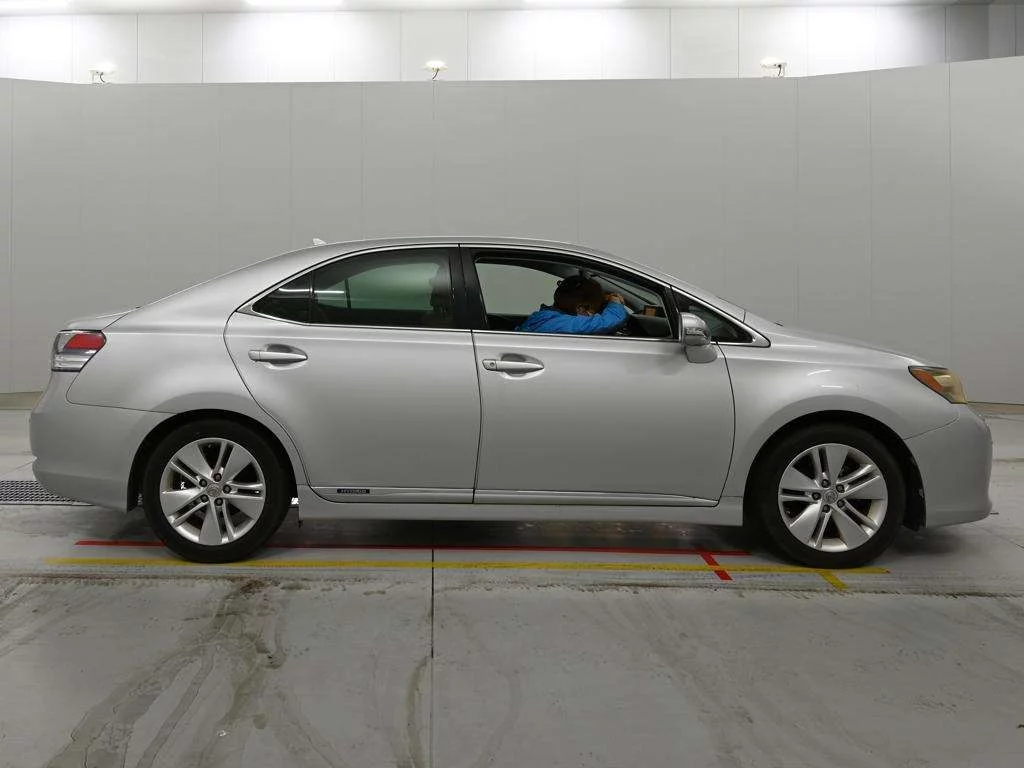 Lexus HS250h  с аукциона в Японии