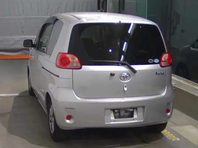 Toyota Porte  с аукциона в Японии