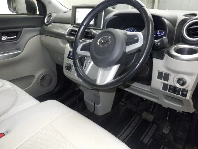 Daihatsu Cast  с аукциона в Японии