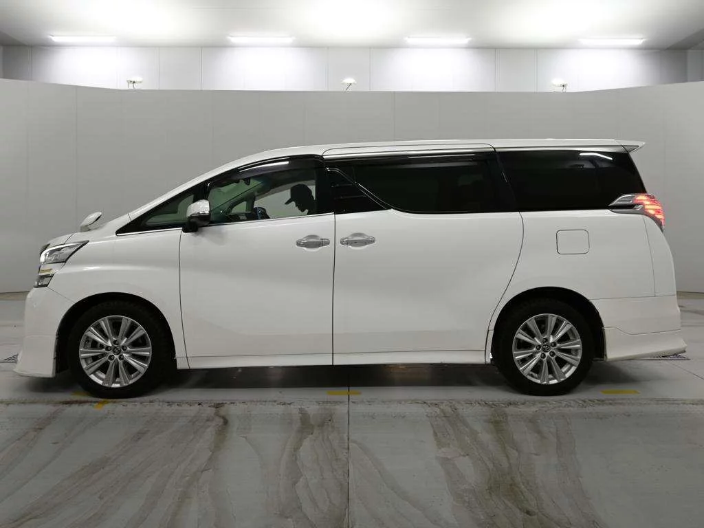 Toyota Vellfire  с аукциона в Японии