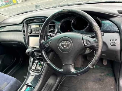 Toyota Kluger V