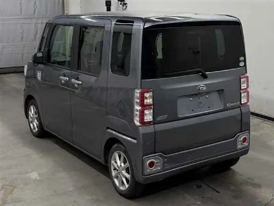 DAIHATSU WAKE