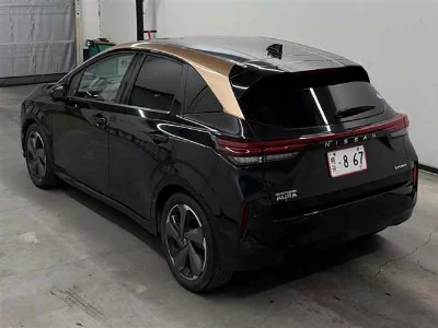 NISSAN AURA