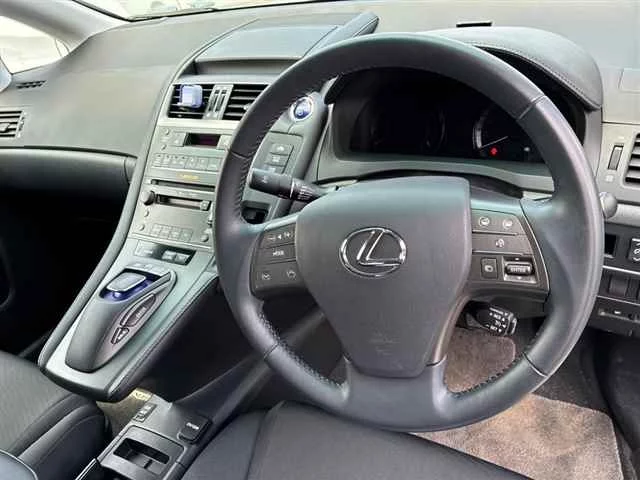 Lexus HS250h  с аукциона в Японии