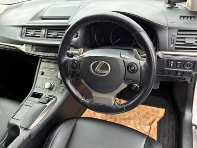 Lexus CT200h