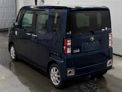 TOYOTA PIXIS MEGA