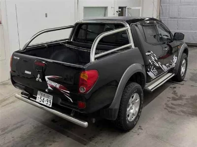 Mitsubishi Triton