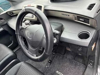 Honda Freed Spike