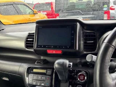 Honda N-Box Slash