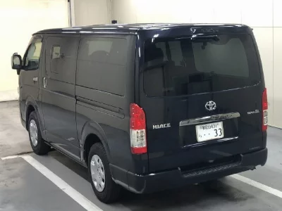TOYOTA HIACE