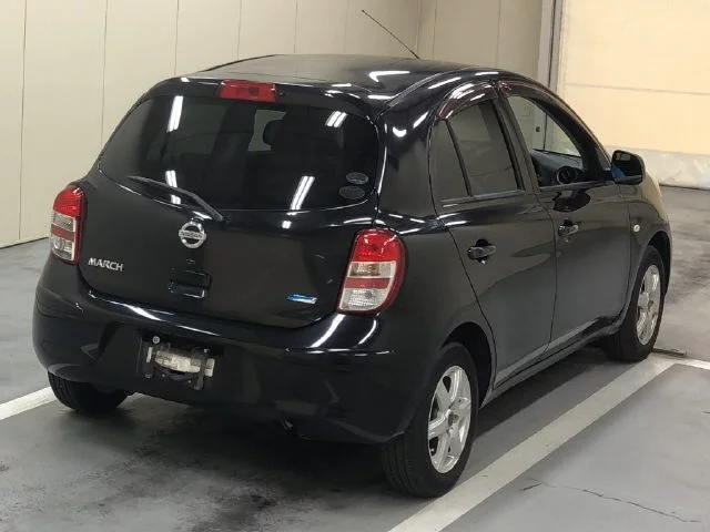 Nissan March  с аукциона в Японии