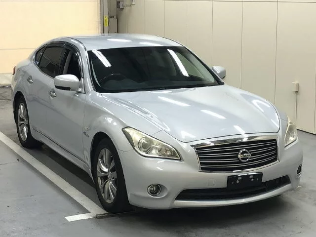 Nissan Fuga  с аукциона в Японии