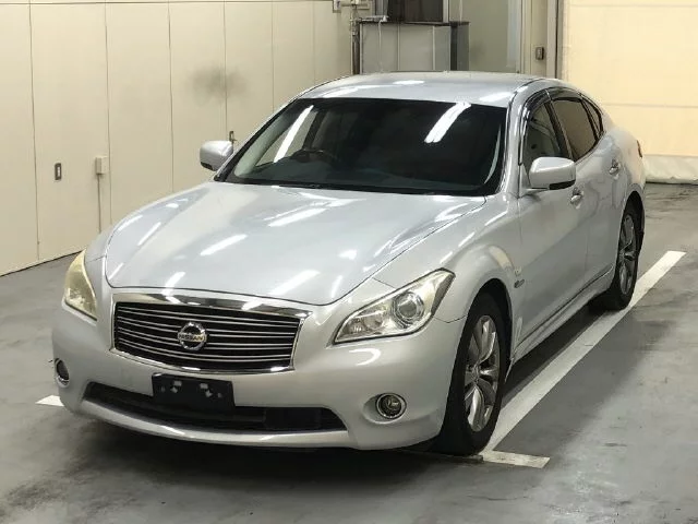 Nissan Fuga  с аукциона в Японии