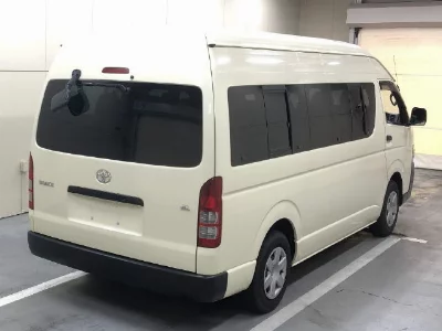 Toyota HiAce Commuter