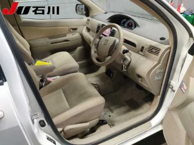Toyota Raum