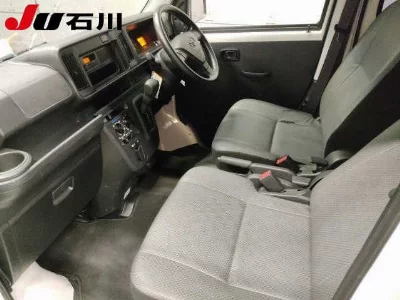 TOYOTA PIXIS VAN