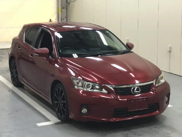 Lexus CT200h  с аукциона в Японии