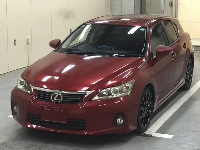 Lexus CT200h  с аукциона в Японии