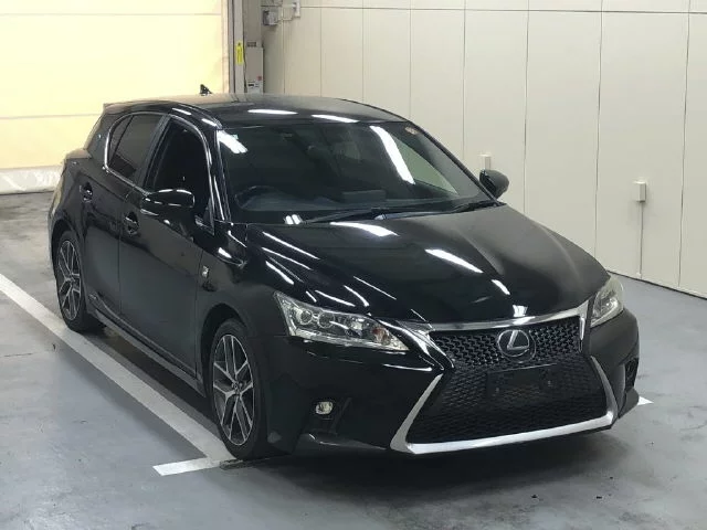 Lexus CT200h  с аукциона в Японии